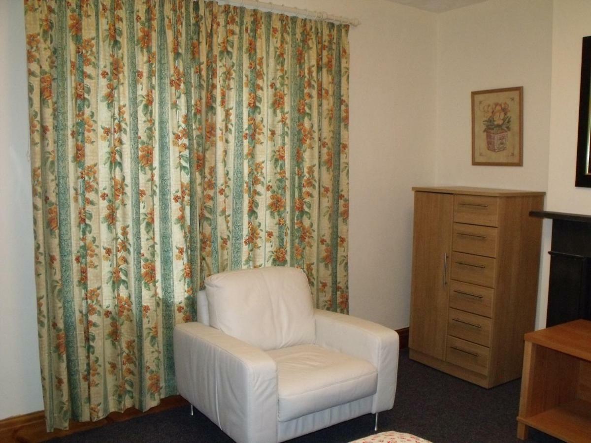 Cosy Ground Floor Disabled Friendly Room In Farm House Llandderfel Exterior foto